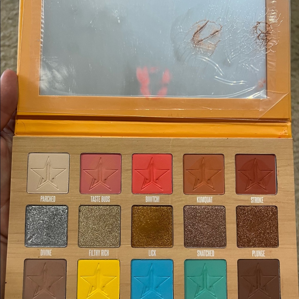 Jeffree Star Thirsty eyeshadow palette